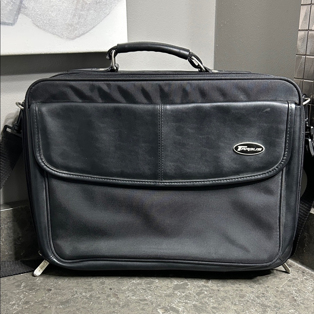 Targus Black Laptop Bag for Men